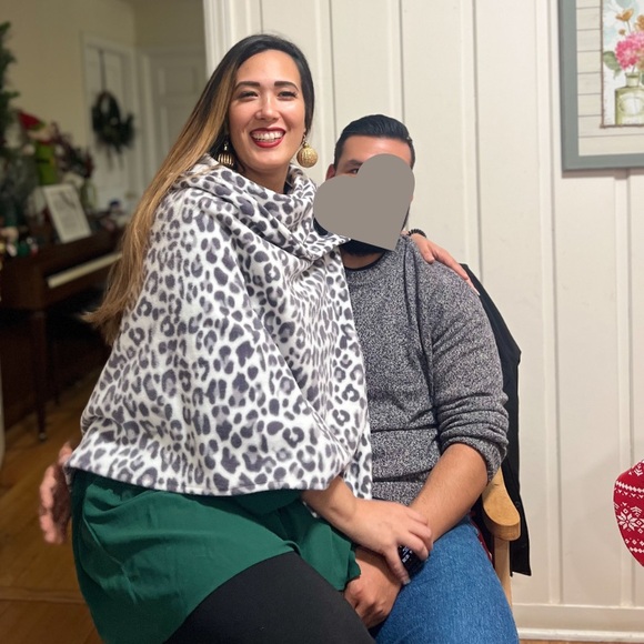 🖤leopard print fleece cape🖤 - Picture 2 of 4